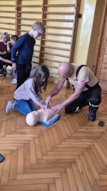 584733437_1416102663366233_84315316431039856_n