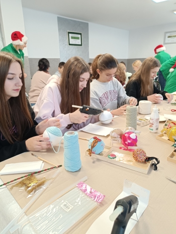 593717975_856901986834935_1628347569469483394_n