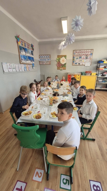 600294131_1439560971020402_1806743316454677628_n